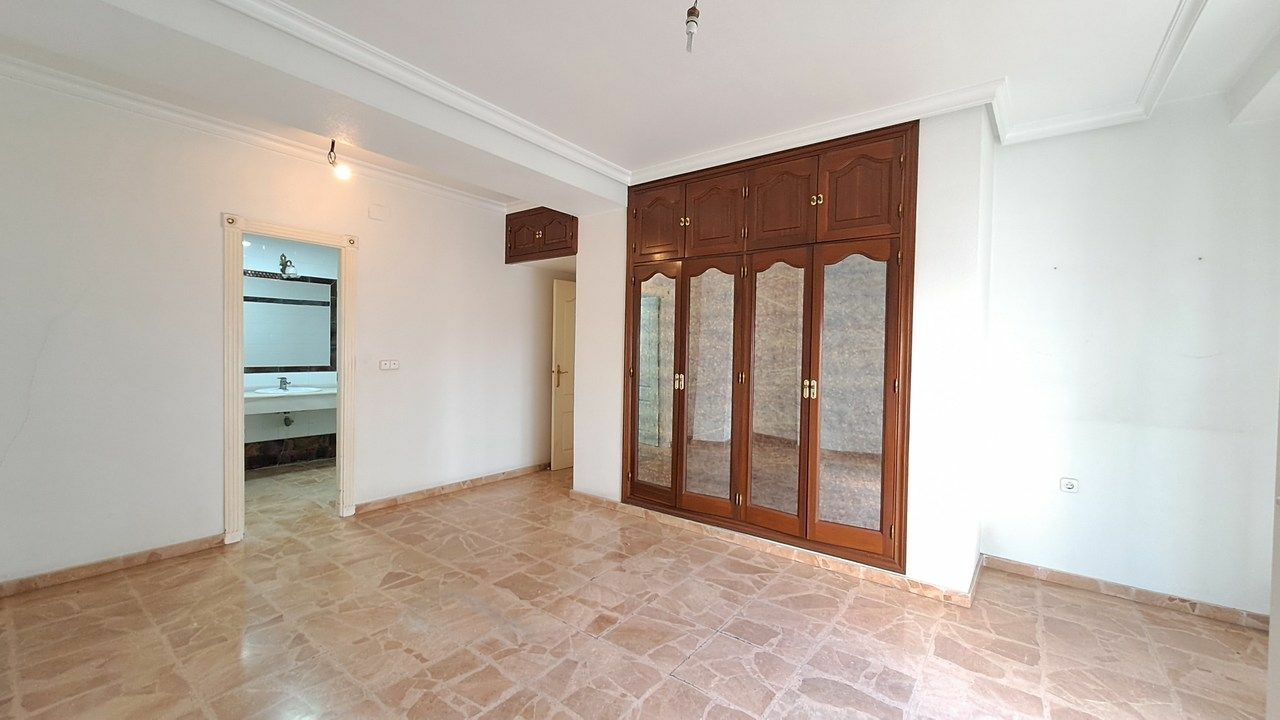5-bedroom Apartment In Torrevieja, Spain (250 M²)
