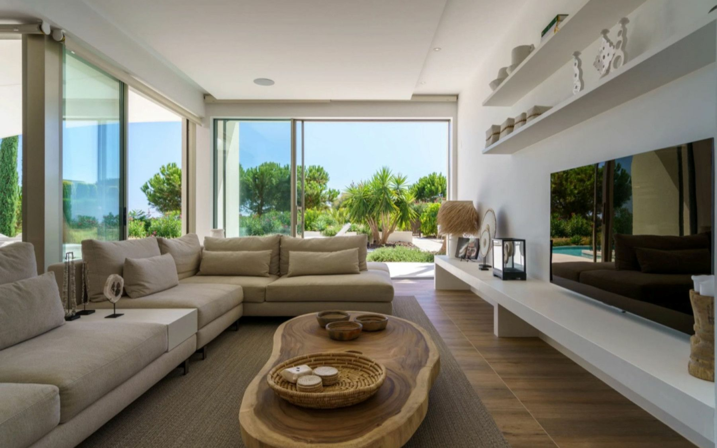 5-bedroom Villa In San Miguel De Salinas, Spain (241 M²)