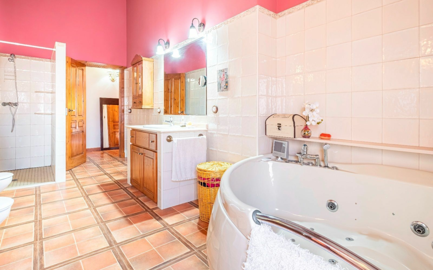 5-bedroom House In Pinoso, Spain (289 M²)