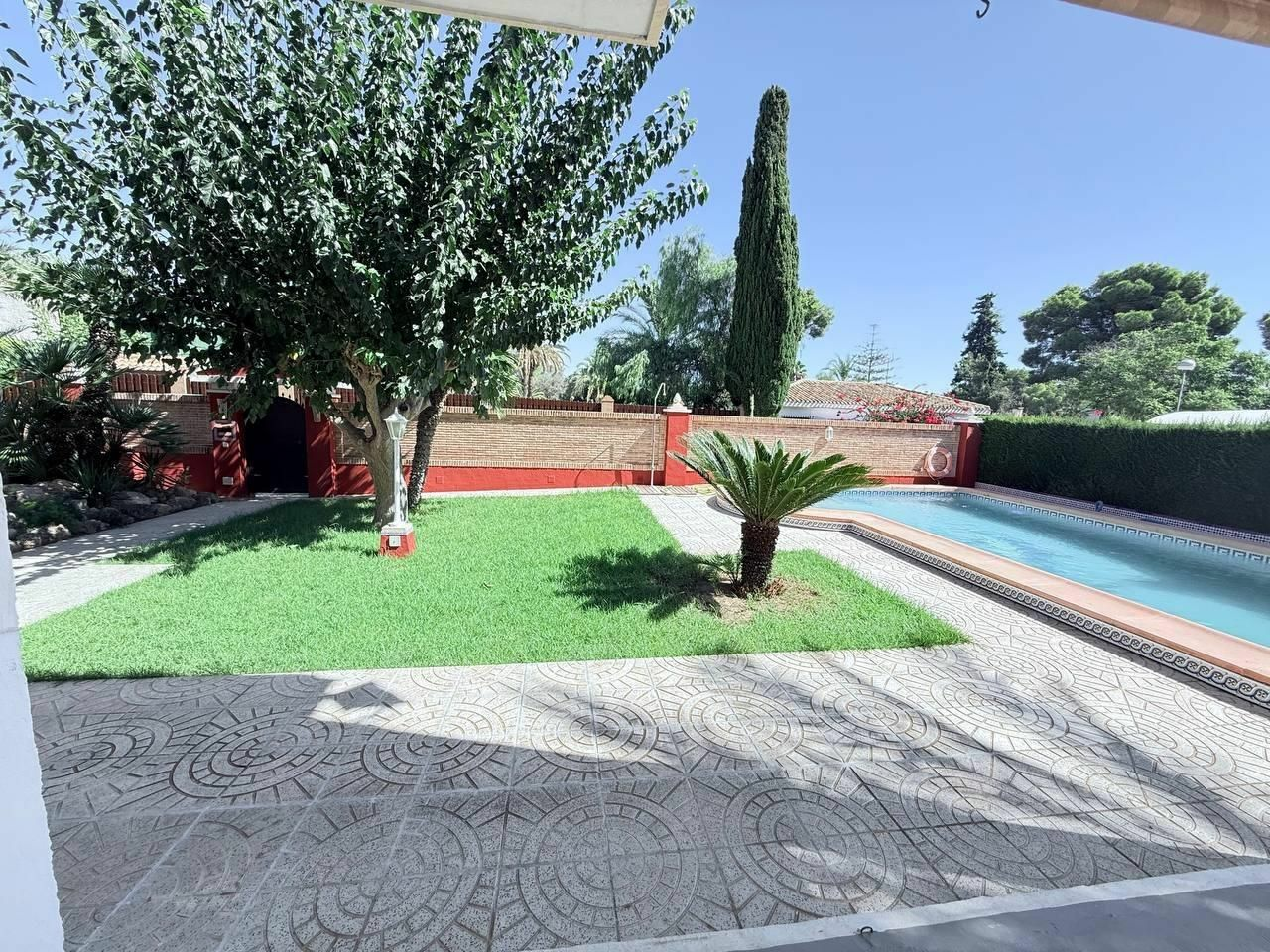 5-bedroom Villa In Pilar De La Horadada, Spain (280 M²)