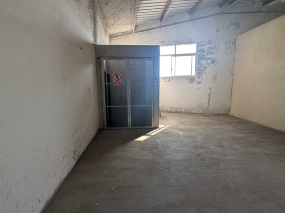 Industrial Unit In Elche, Spain (480 M²)