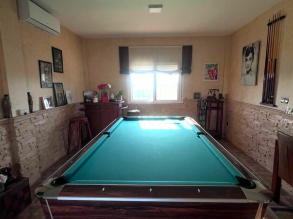 5-bedroom Villa In Orihuela, Spain (253 M²)