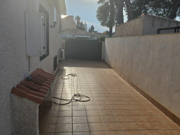 7-bedroom Villa In Orihuela Costa, Spain (230 M²)