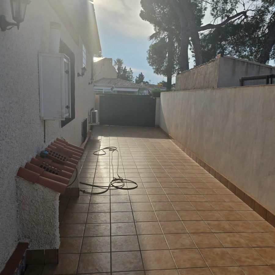 7-bedroom Villa In Orihuela Costa, Spain (230 M²)