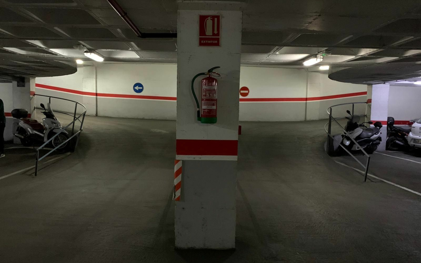 Garage In Elche, Spain (18 M²)