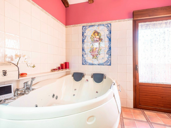5-bedroom House In Pinoso, Spain (289 M²)