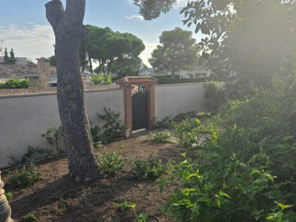 7-bedroom Villa In Orihuela Costa, Spain (230 M²)