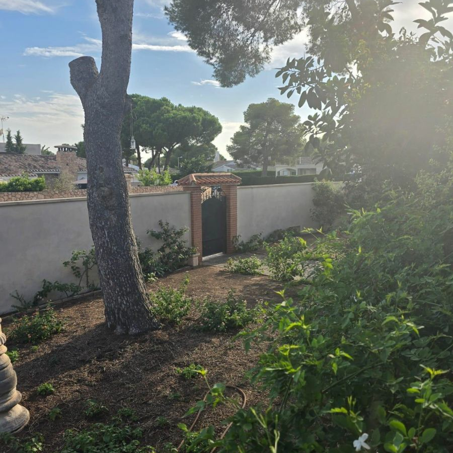 7-bedroom Villa In Orihuela Costa, Spain (230 M²)