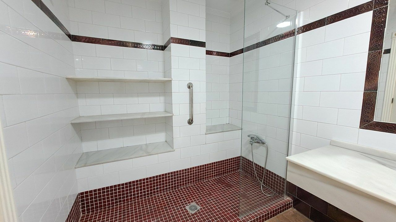 5-bedroom Apartment In Torrevieja, Spain (250 M²)