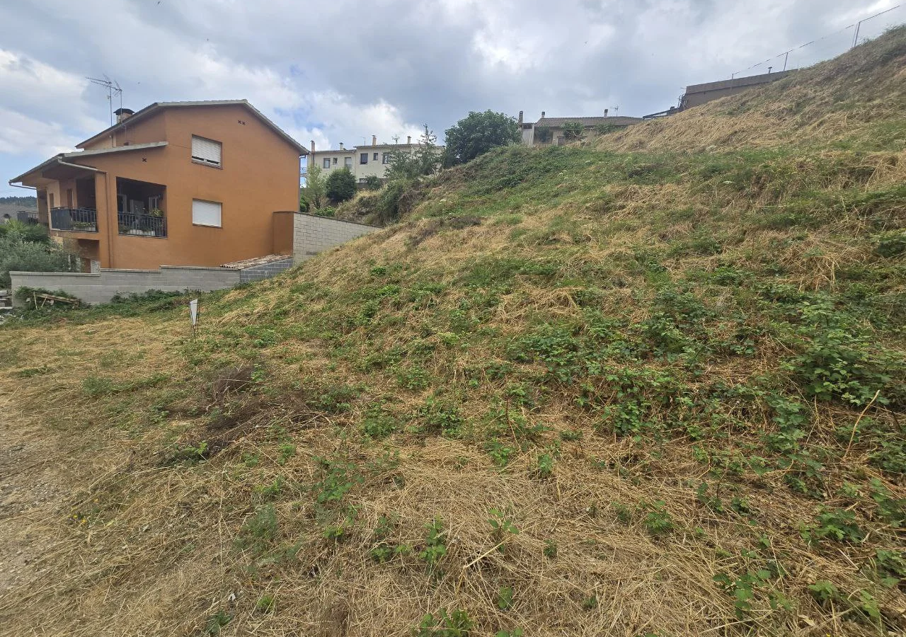 Land In Sant Hilari Sacalm, Spain (844 M² Plot)