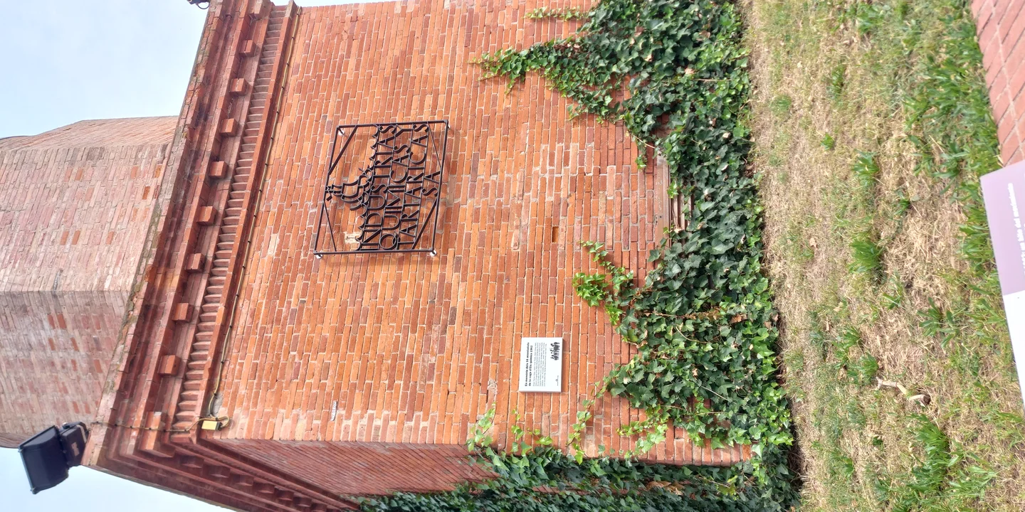 Commercial In Girona, Spain (81 M²)