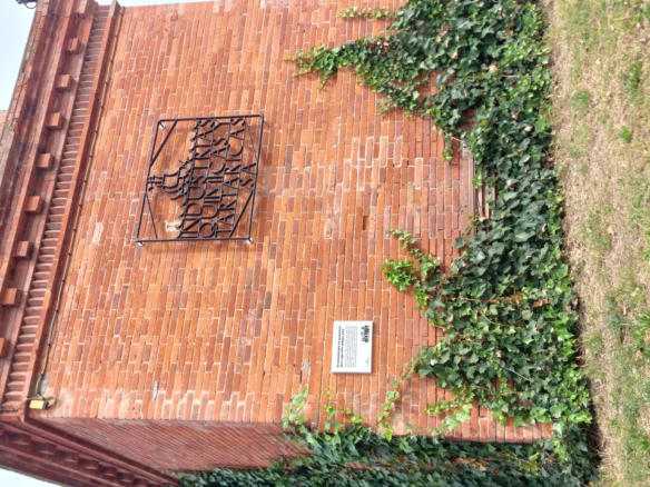 Commercial In Girona, Spain (81 M²)