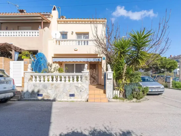 2-bedroom House In Castello D’empuries, Spain (98 M²)
