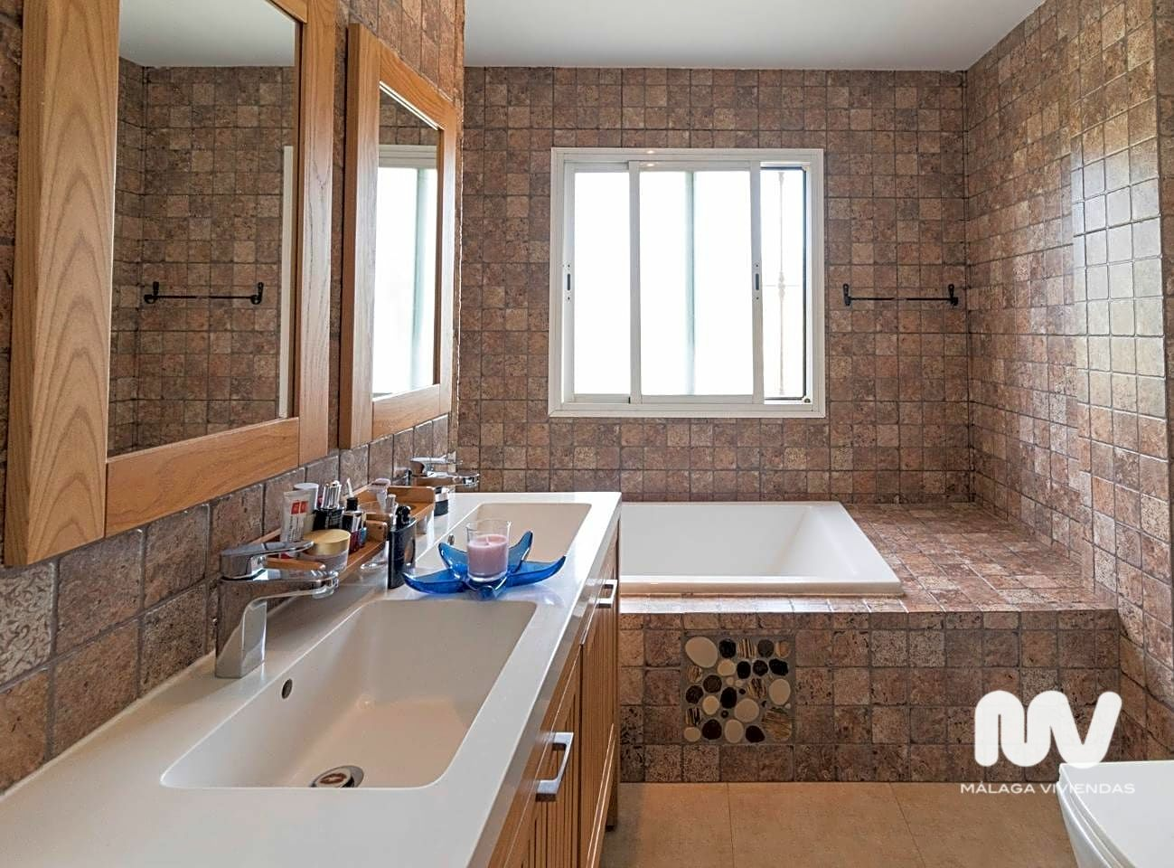 5-bedroom Villa In Estepona, Spain (330 M²)