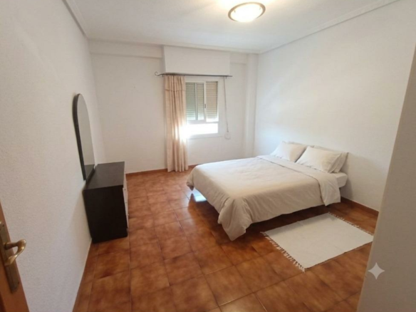 4-bedroom Flat In Elche, Spain (142 M²)
