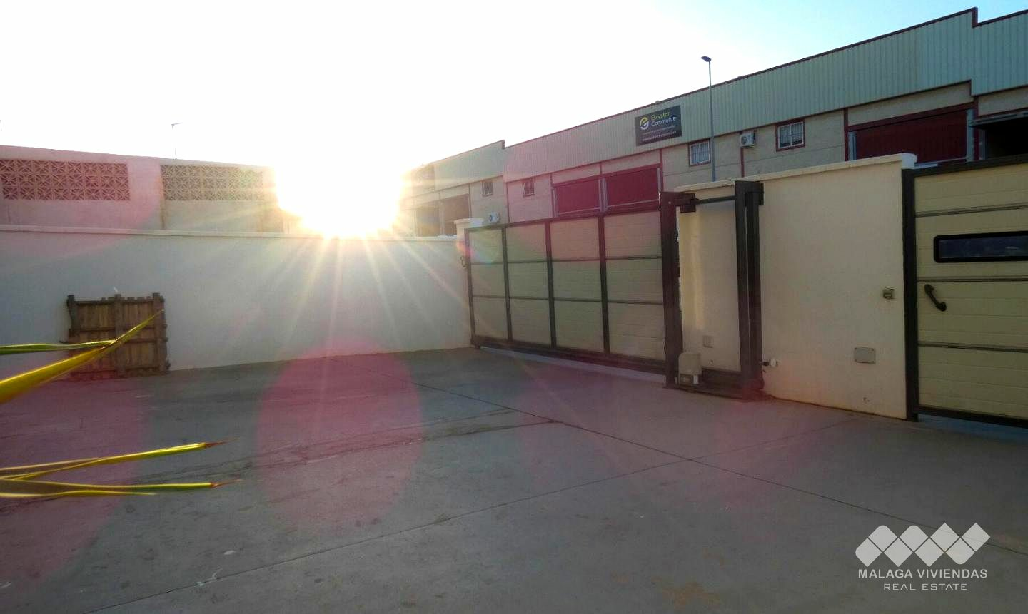 5-bedroom Industrial In Alhaurín De La Torre, Spain (140 M²)