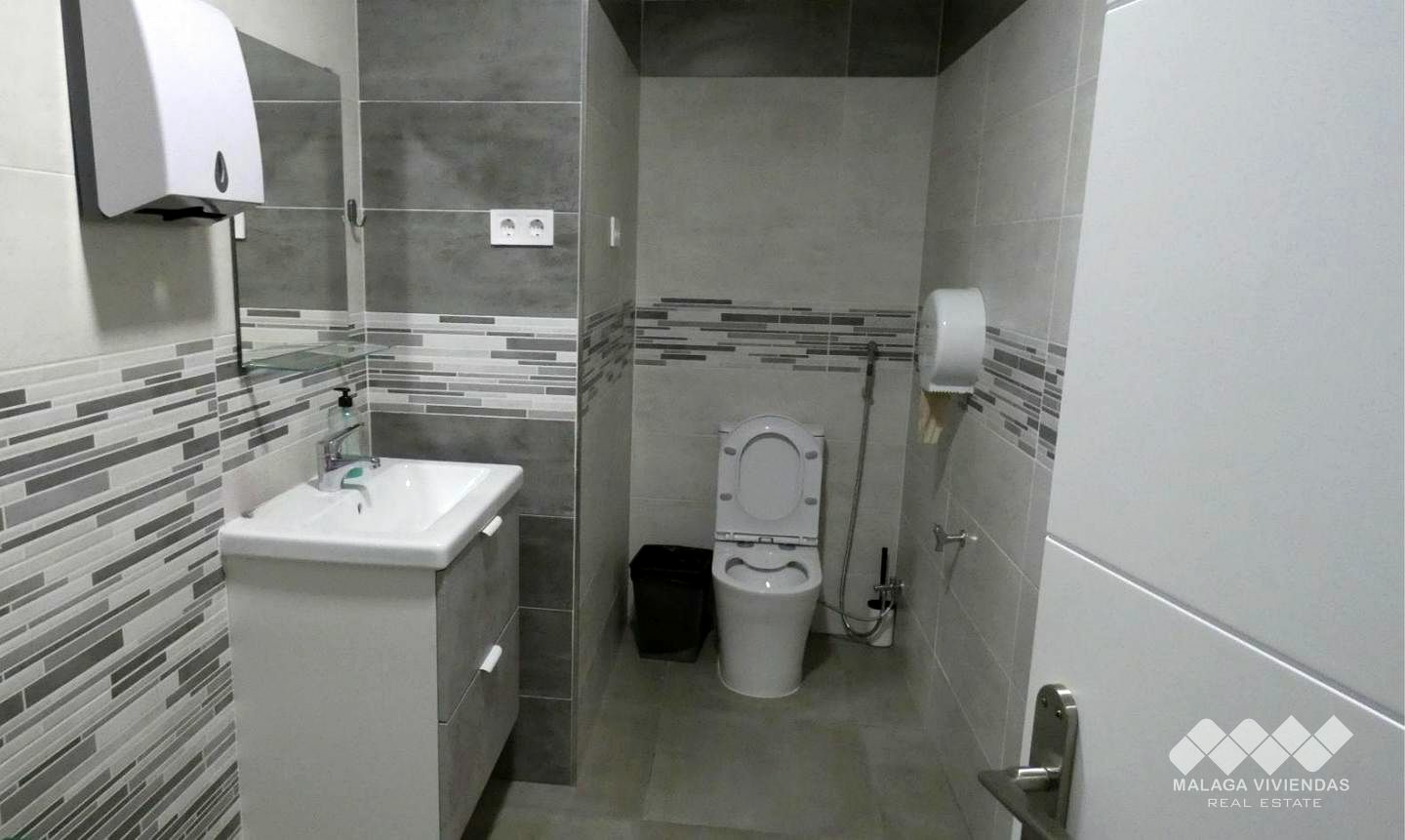 5-bedroom Industrial In Alhaurín De La Torre, Spain (140 M²)