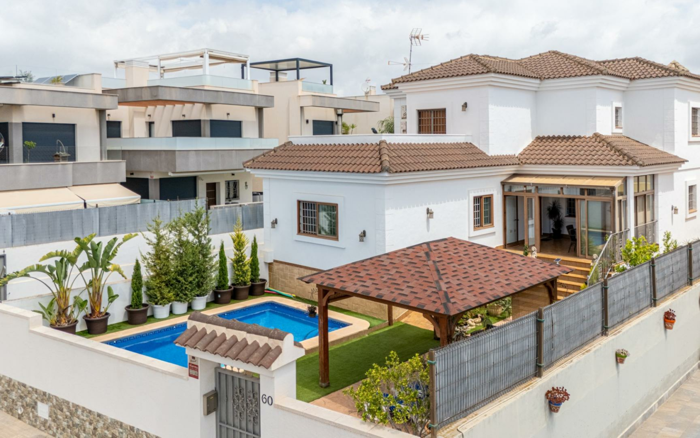 4-bedroom Villa In Los Montesinos, Spain (417 M²)