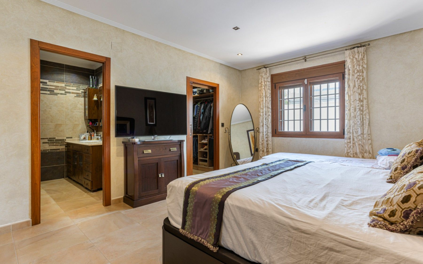 4-bedroom Villa In Los Montesinos, Spain (417 M²)