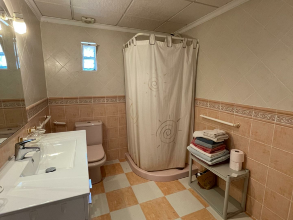 7-bedroom House In L’alfas Del Pi, Spain (972 M²)