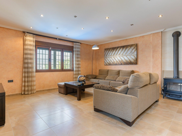 4-bedroom Villa In Los Montesinos, Spain (417 M²)