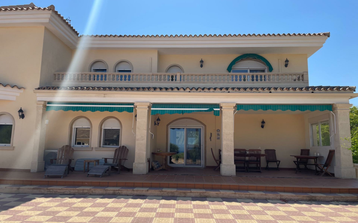 7-bedroom House In L’alfas Del Pi, Spain (972 M²)