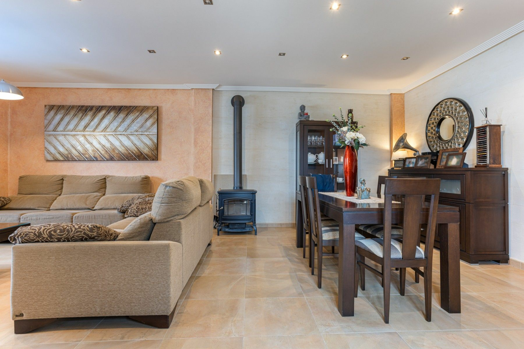 4-bedroom Villa In Los Montesinos, Spain (417 M²)