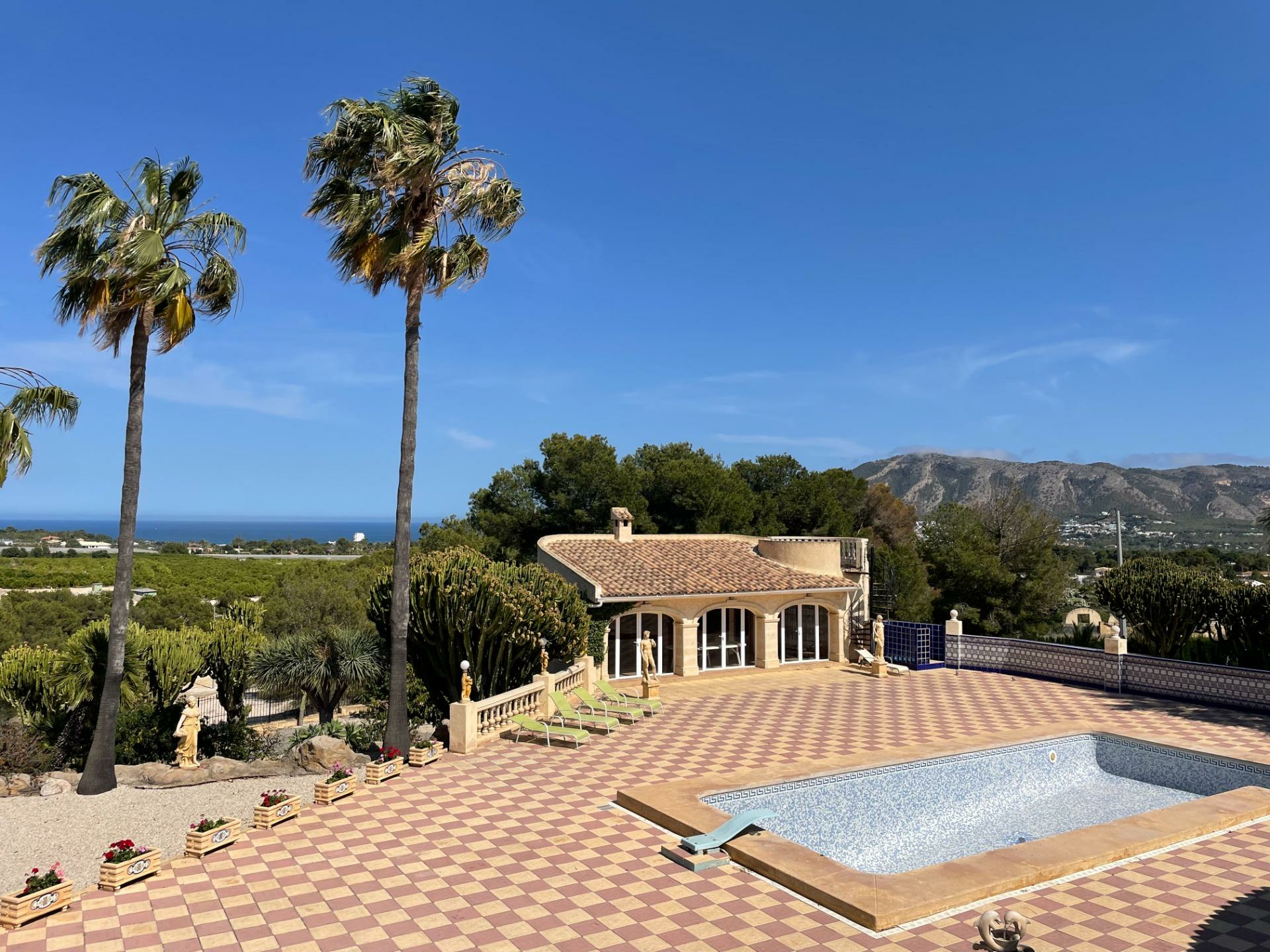7-bedroom House In L’alfas Del Pi, Spain (972 M²)