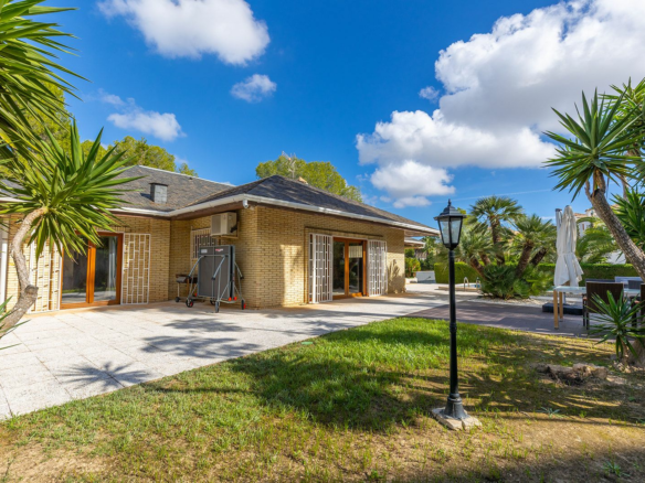 5-bedroom Villa In Orihuela Costa, Spain (366 M²)
