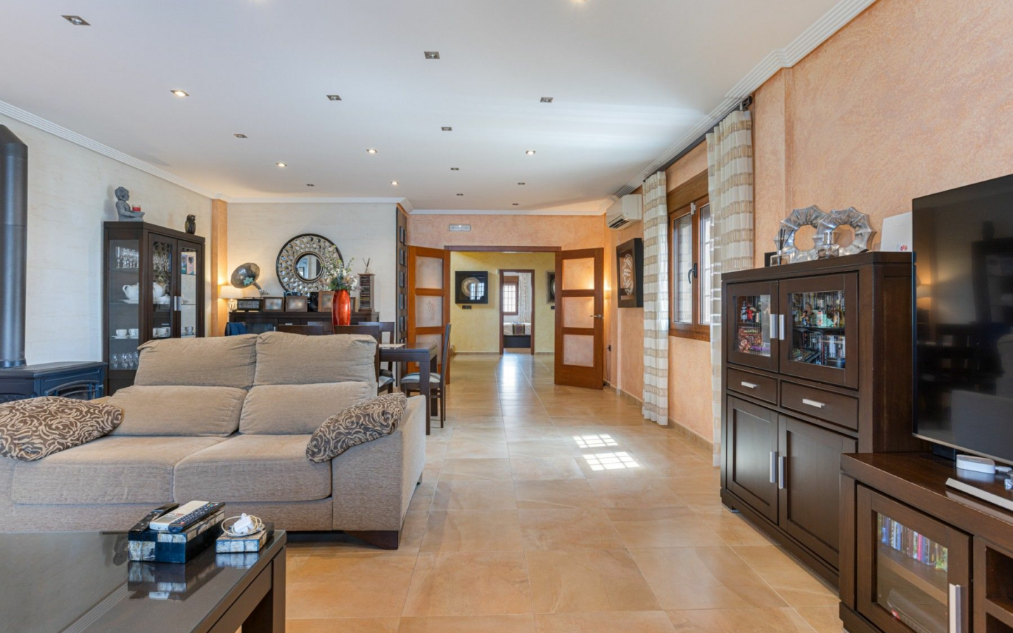 4-bedroom Villa In Los Montesinos, Spain (417 M²)