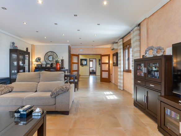 4-bedroom Villa In Los Montesinos, Spain (417 M²)