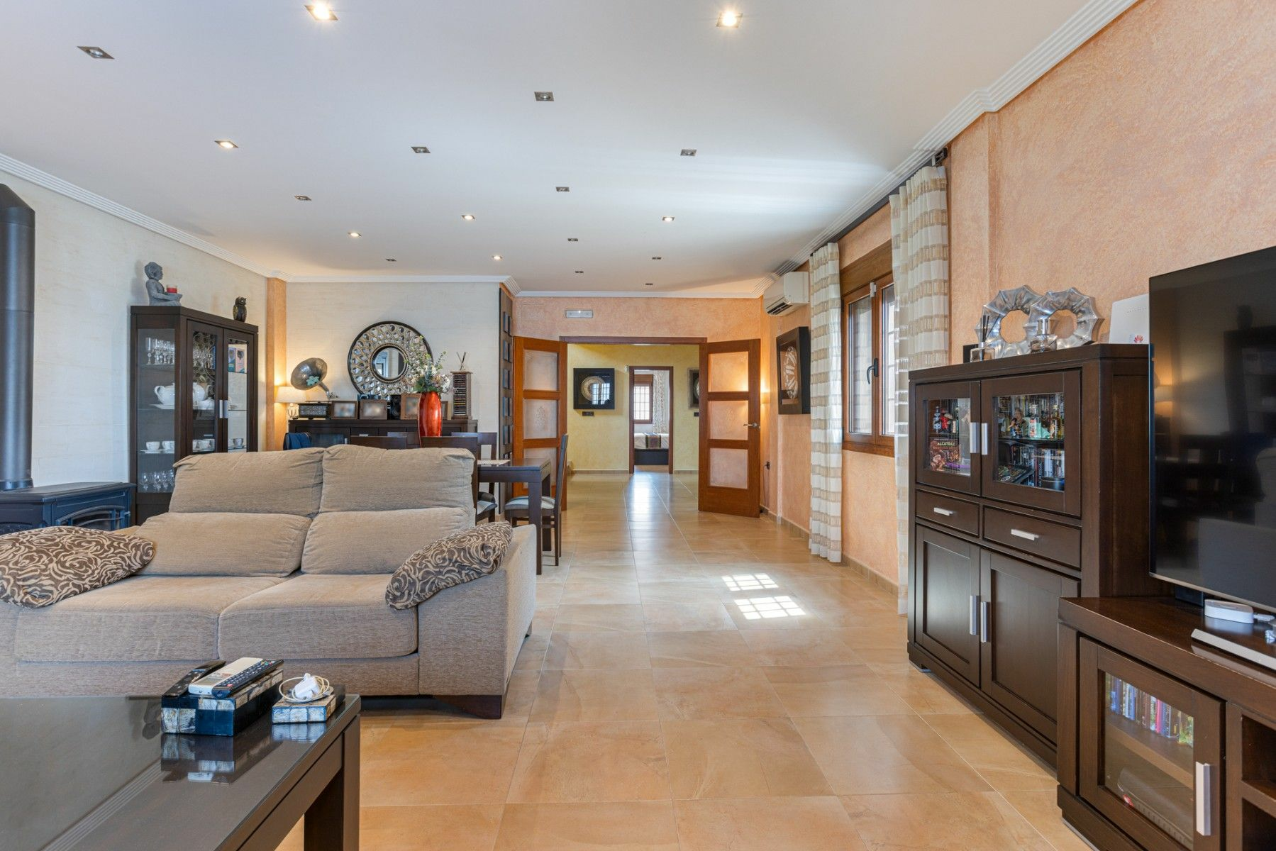 4-bedroom Villa In Los Montesinos, Spain (417 M²)