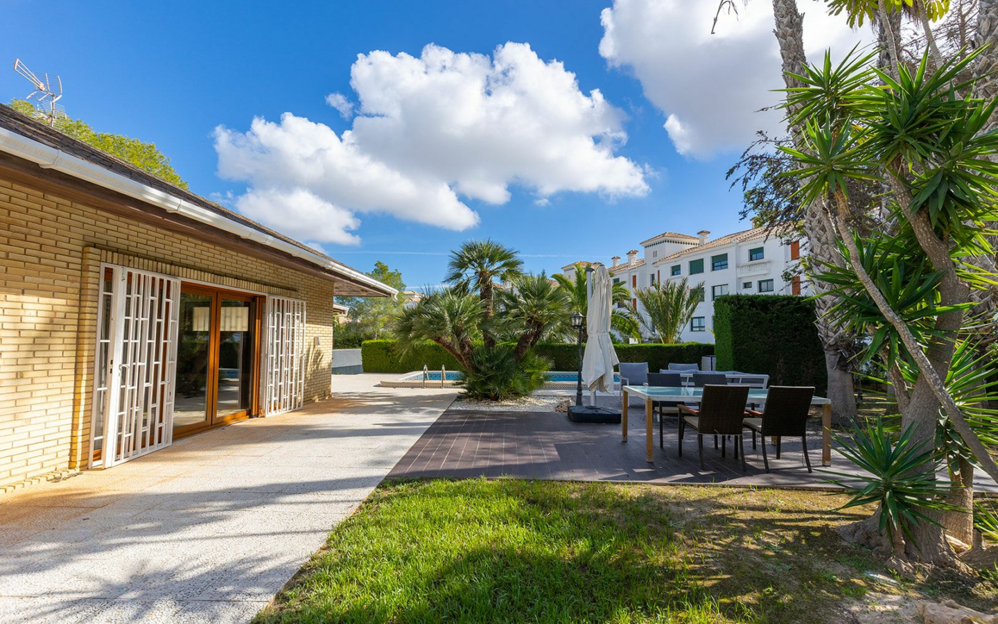 5-bedroom Villa In Orihuela Costa, Spain (366 M²)
