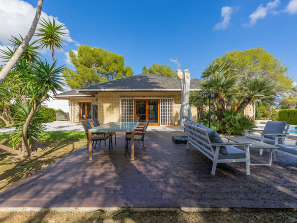 5-bedroom Villa In Orihuela Costa, Spain (366 M²)