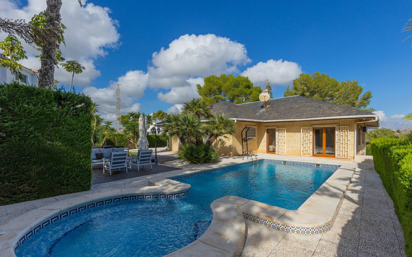 5-bedroom Villa In Orihuela Costa, Spain (366 M²)