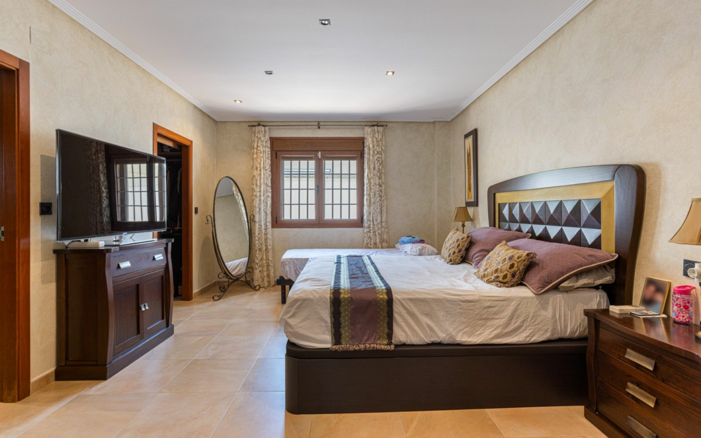 4-bedroom Villa In Los Montesinos, Spain (417 M²)