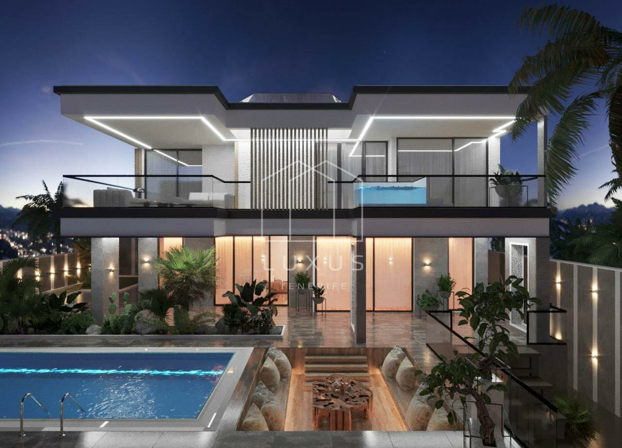 5-bedroom Villa In Costa Adeje, Spain (325 M²)