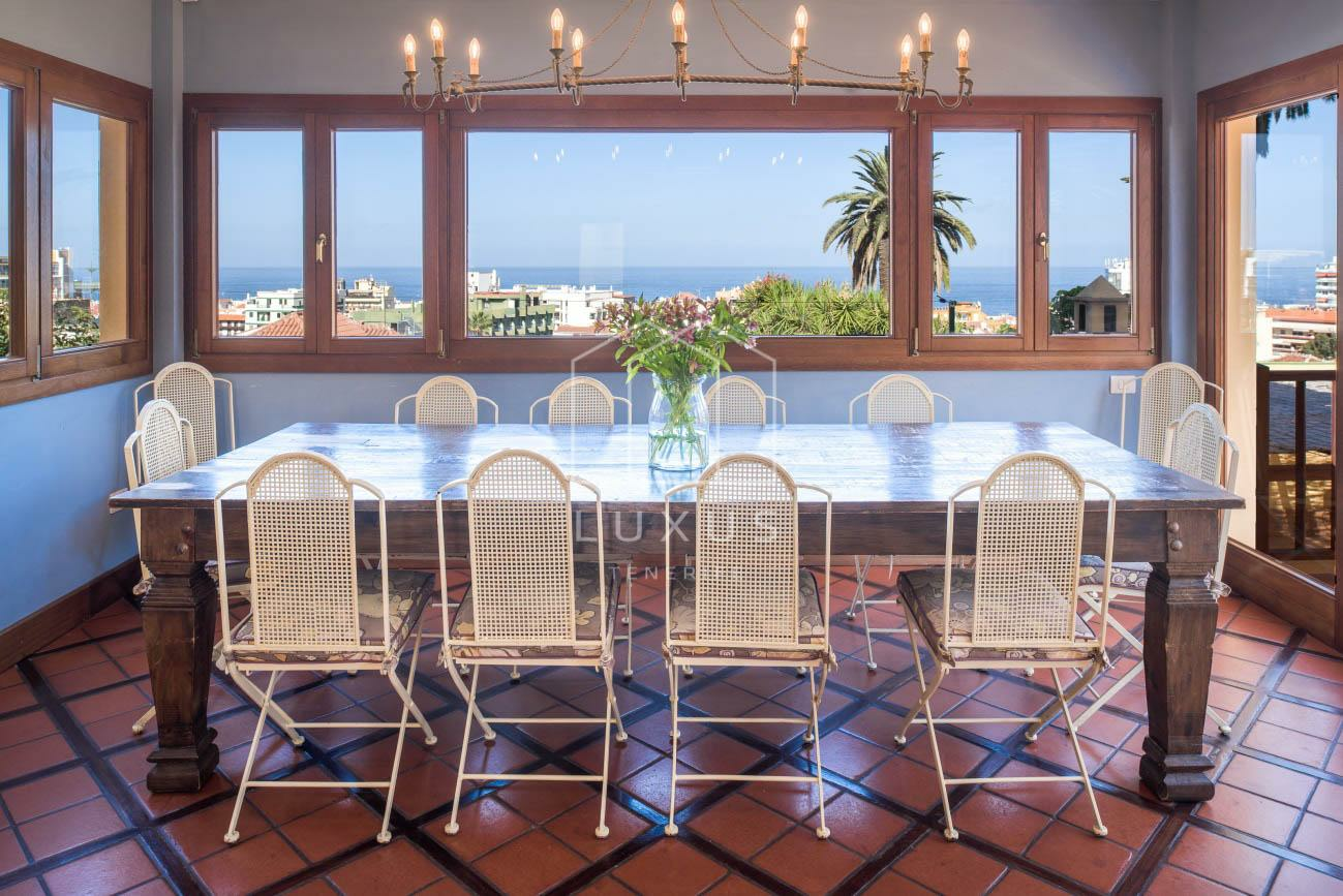 4-bedroom Villa In Puerto De La Cruz, Spain (350 M²)