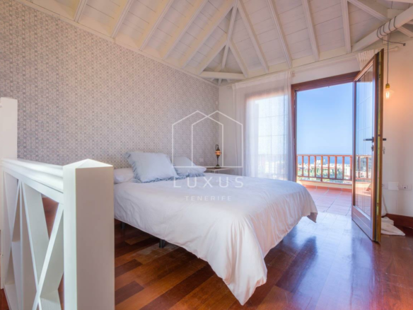 4-bedroom Villa In Puerto De La Cruz, Spain (350 M²)