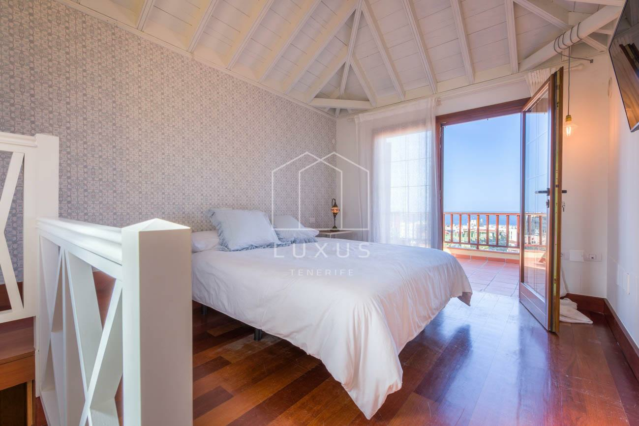 4-bedroom Villa In Puerto De La Cruz, Spain (350 M²)