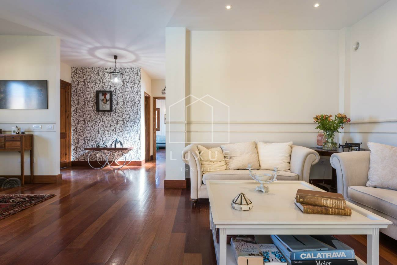 4-bedroom Villa In Puerto De La Cruz, Spain (350 M²)