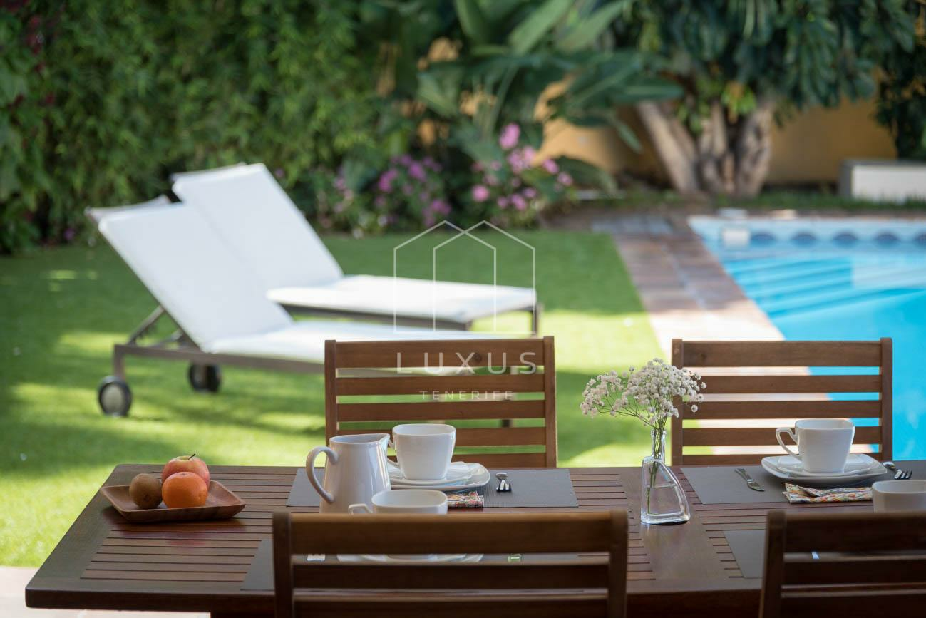 4-bedroom Villa In Puerto De La Cruz, Spain (350 M²)