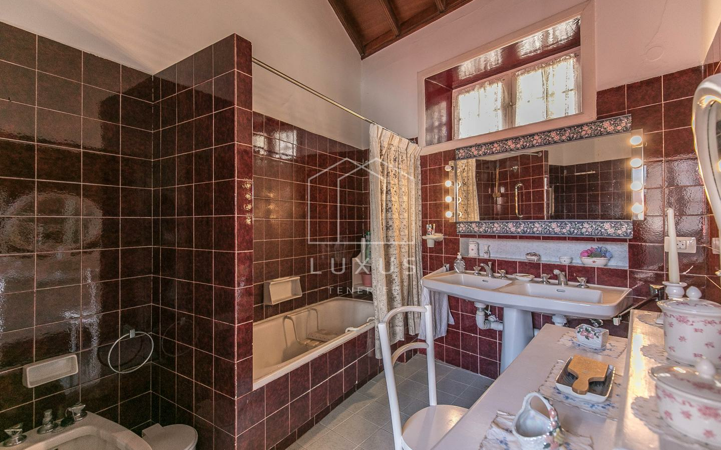 8-bedroom Villa In La Orotava, Spain (725 M²)