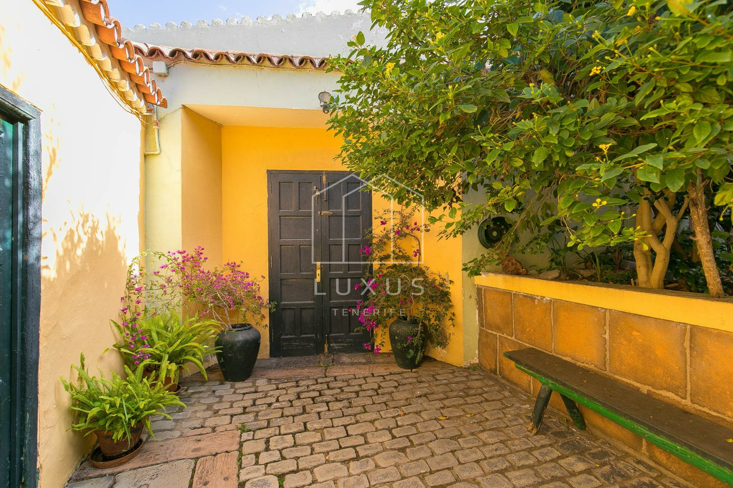 8-bedroom Villa In La Orotava, Spain (725 M²)