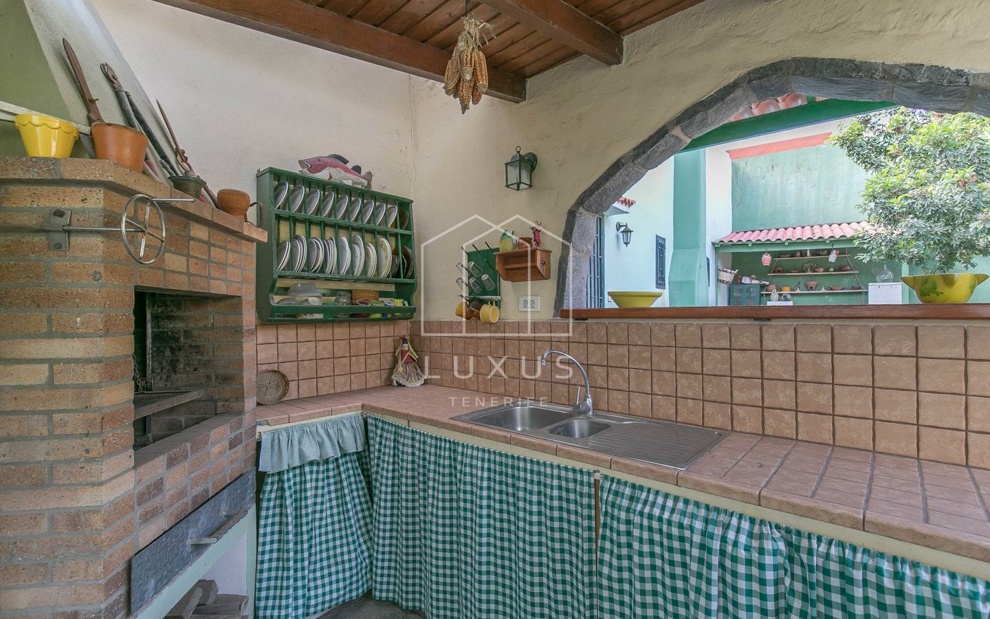 8-bedroom Villa In La Orotava, Spain (725 M²)