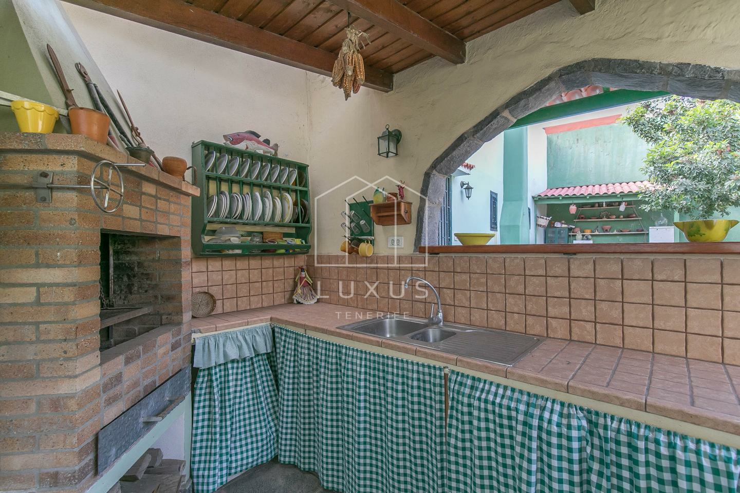 8-bedroom Villa In La Orotava, Spain (725 M²)
