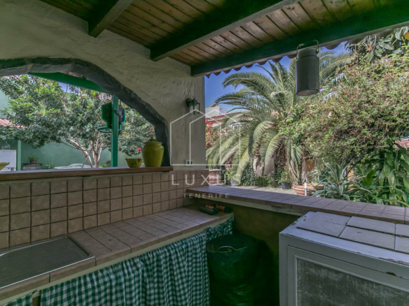 8-bedroom Villa In La Orotava, Spain (725 M²)