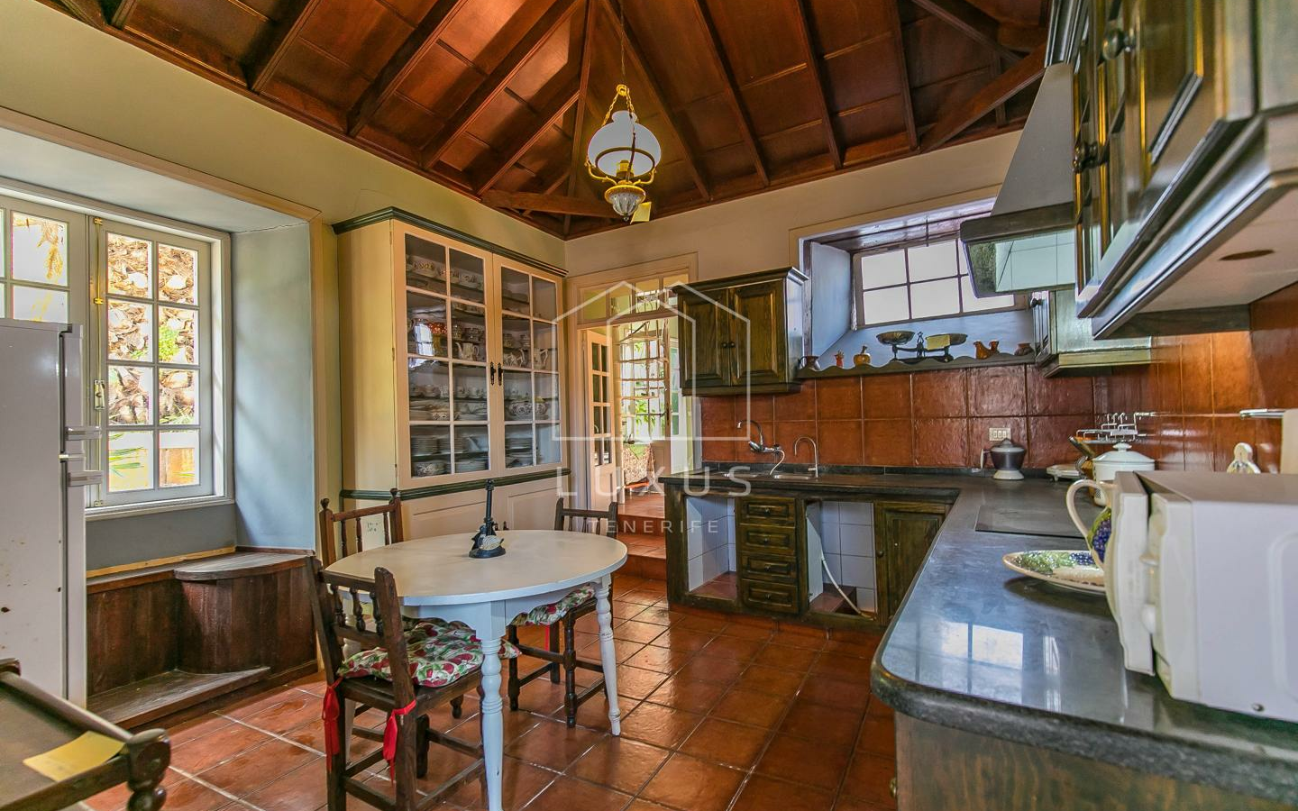 8-bedroom Villa In La Orotava, Spain (725 M²)