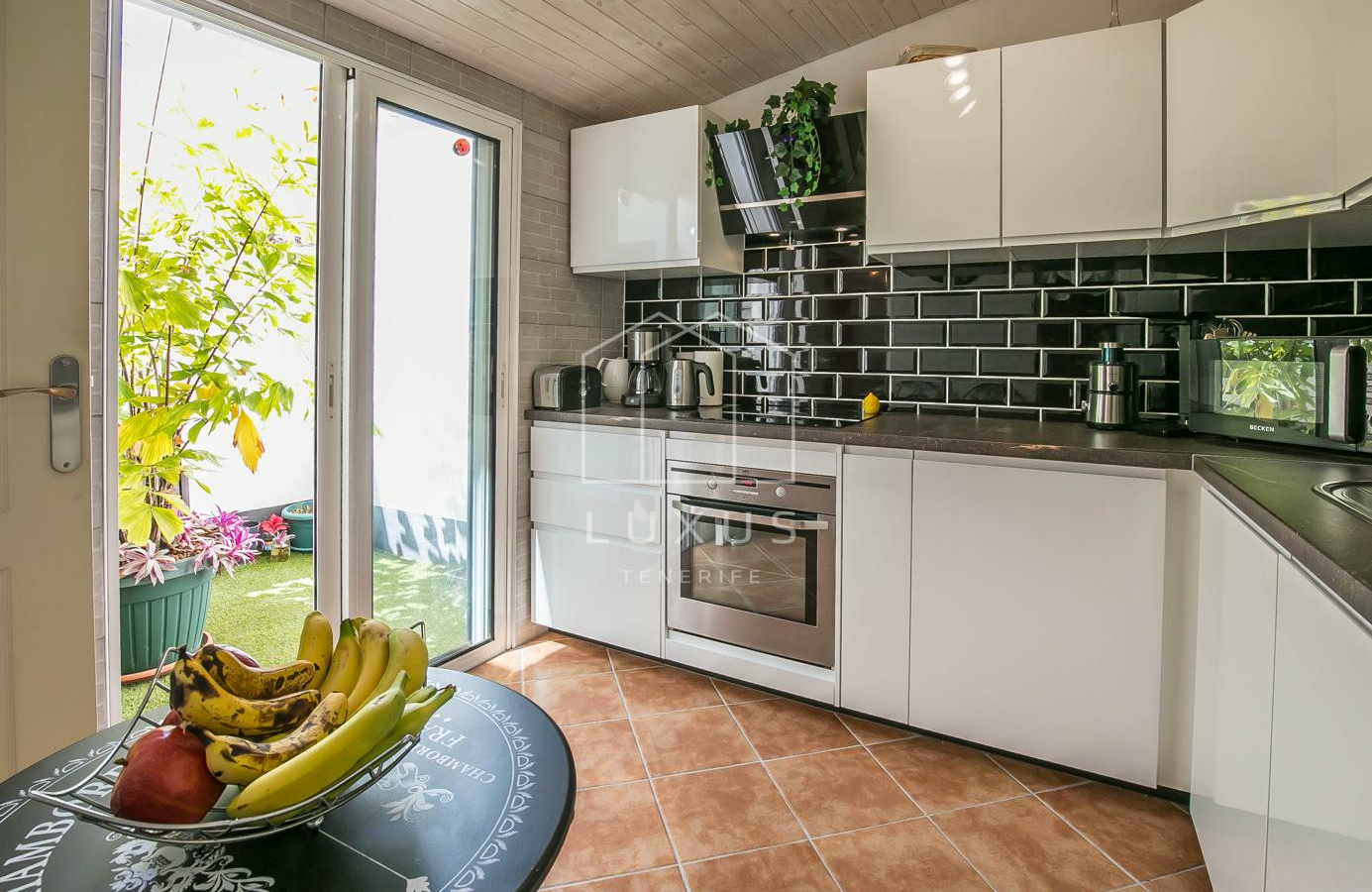 2-bedroom Flat In Puerto De La Cruz, Spain (108 M²)