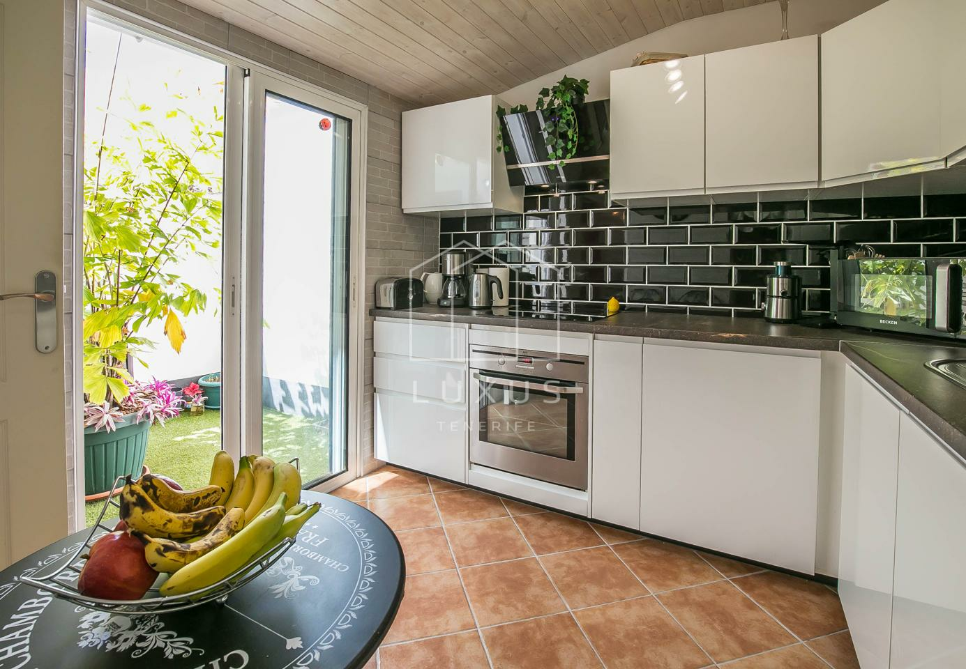 2-bedroom Flat In Puerto De La Cruz, Spain (108 M²)